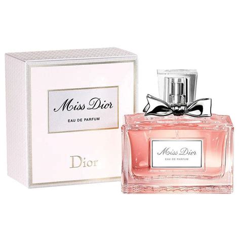 m0214pgai miss dior 01v|Miss Dior eau de parfum.